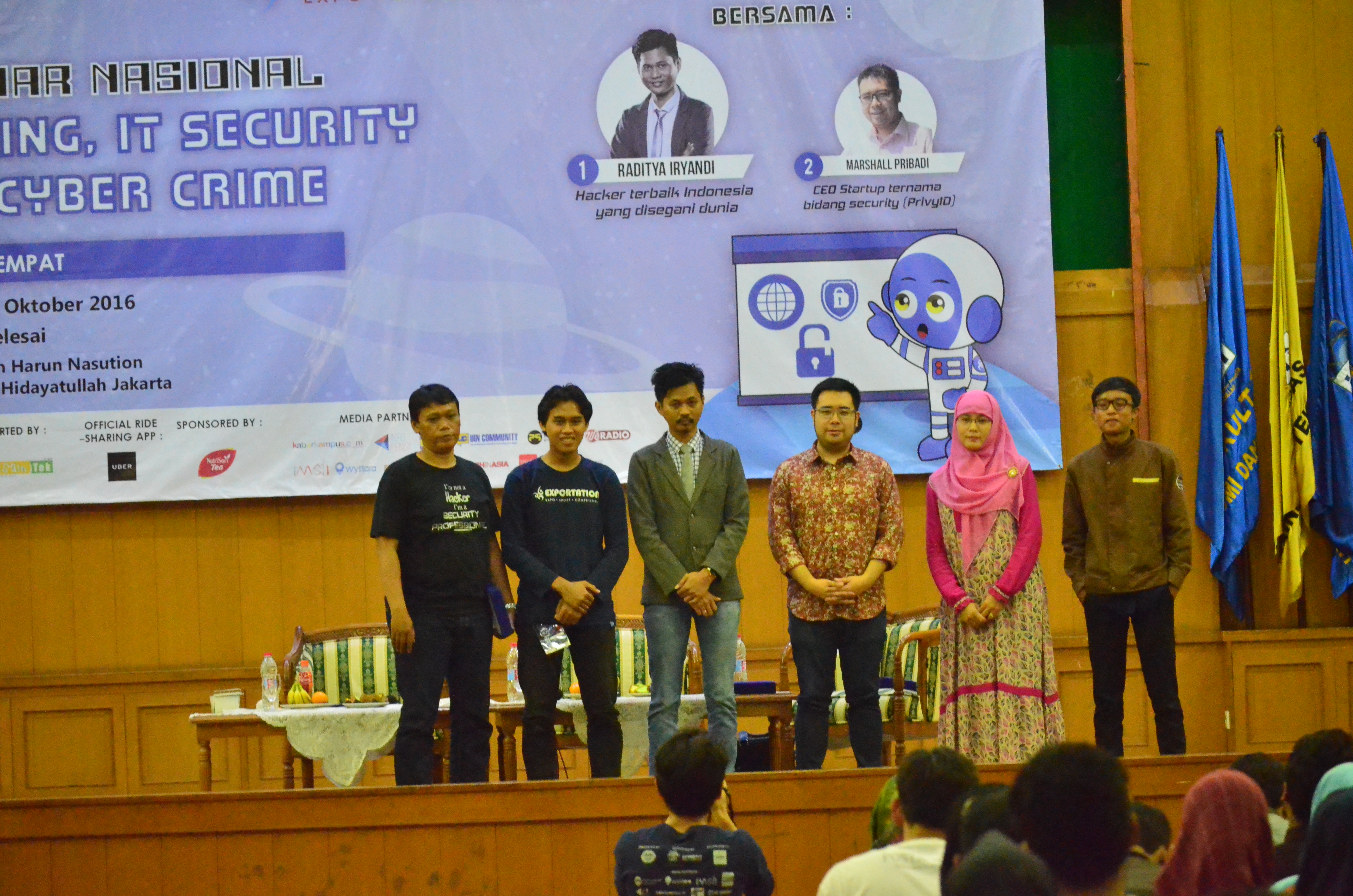 Seminar Nasional “Hacking, IT Security, and Cyber Crime”